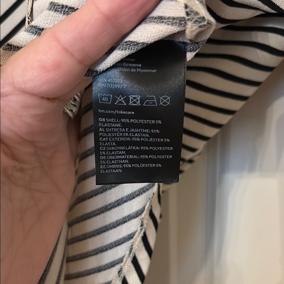 H&M Black and Cream Blouse - Picture 5 of 5